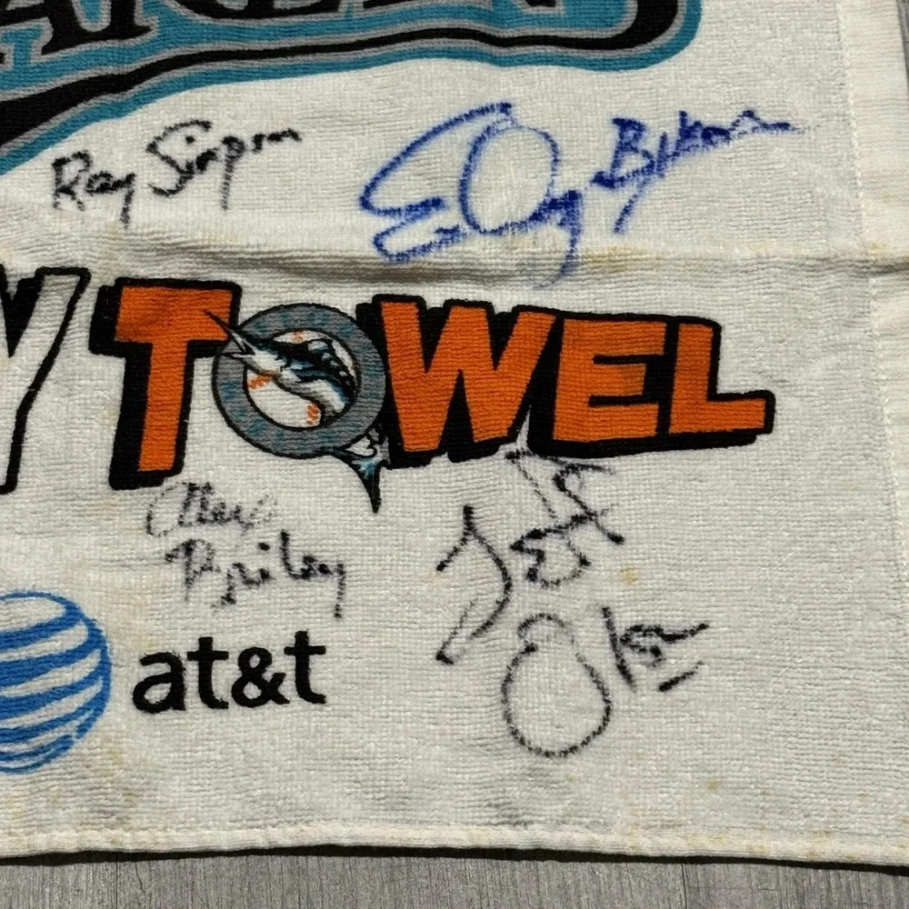 Vintage Florida Marlins Rally Towel White MLB Baseball AT&T Signed Autograph
